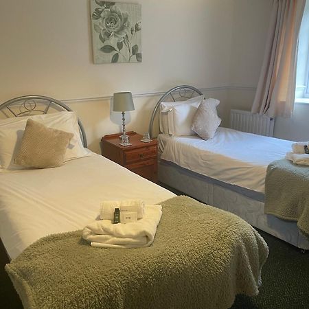 Montacute The Kings Arms Inn מראה חיצוני תמונה