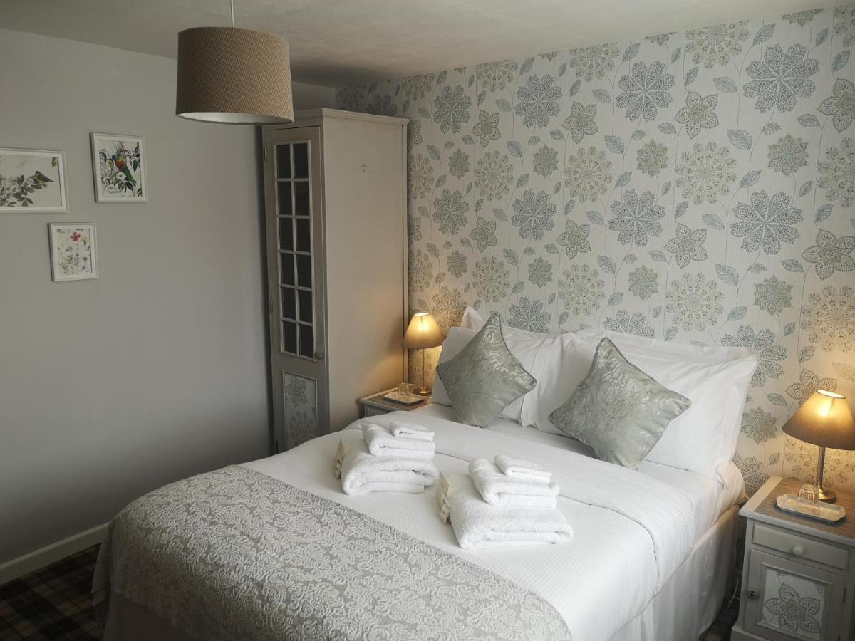 Montacute The Kings Arms Inn מראה חיצוני תמונה