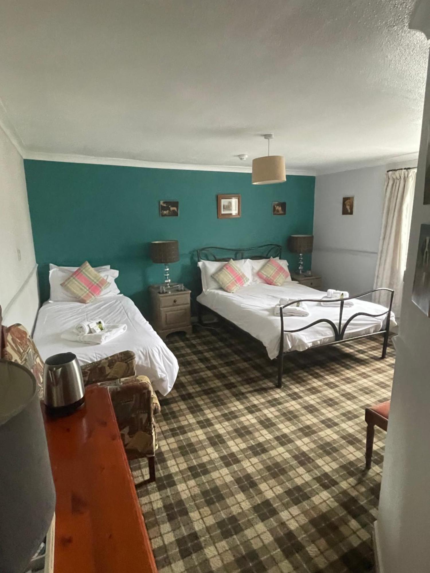 Montacute The Kings Arms Inn מראה חיצוני תמונה