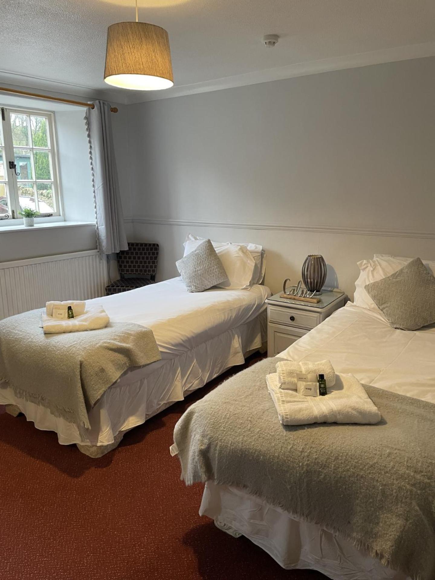 Montacute The Kings Arms Inn מראה חיצוני תמונה