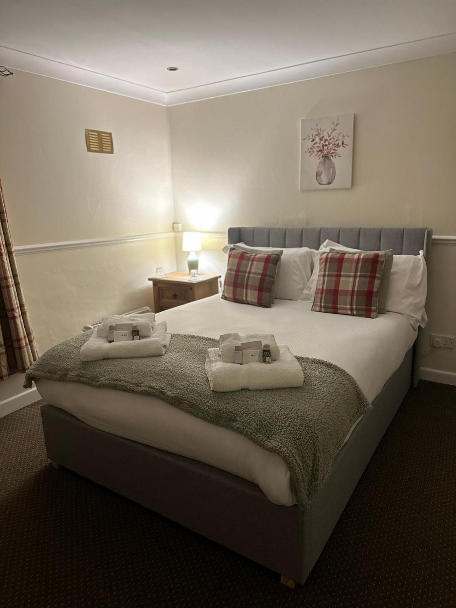 Montacute The Kings Arms Inn חדר תמונה