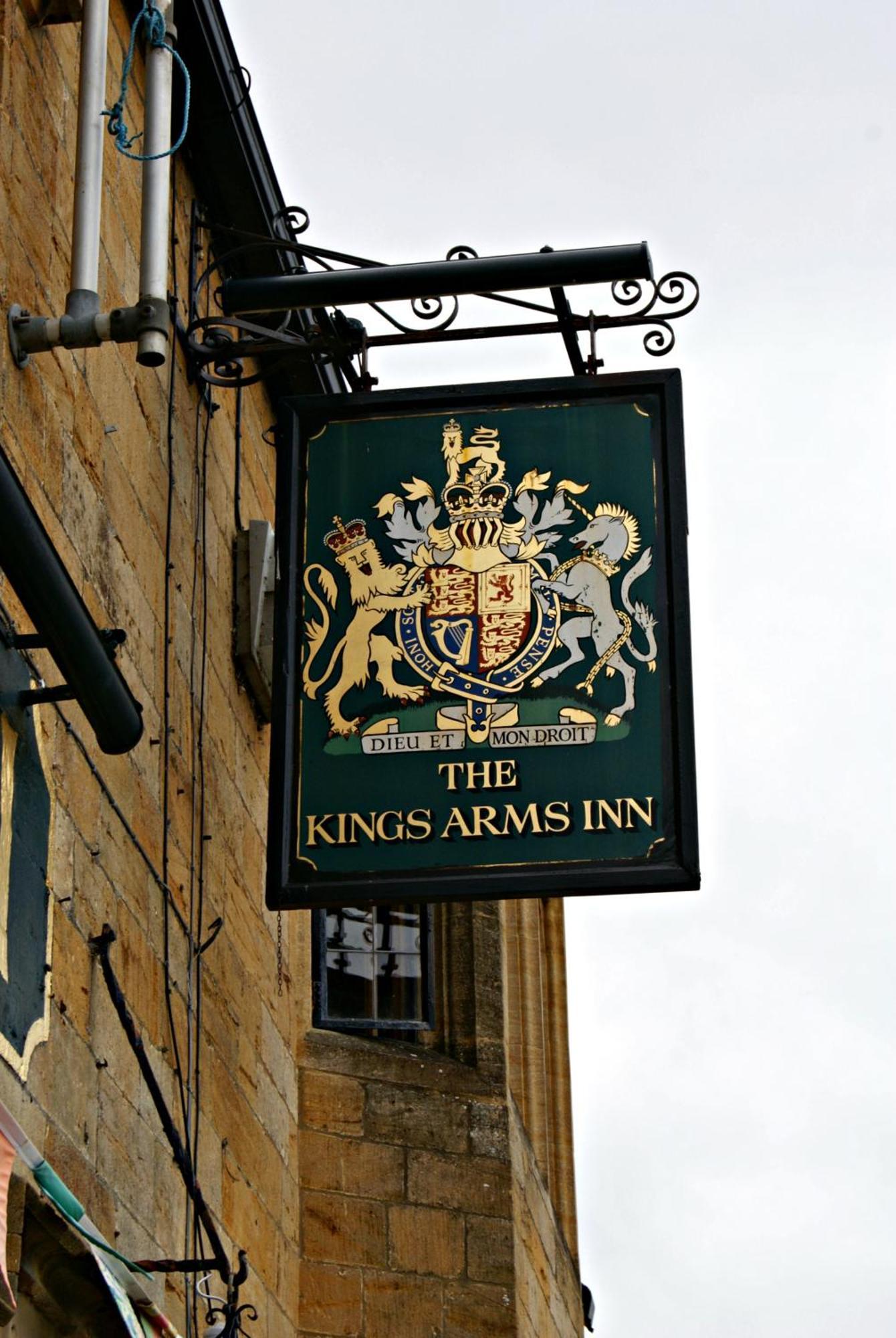 Montacute The Kings Arms Inn מראה חיצוני תמונה