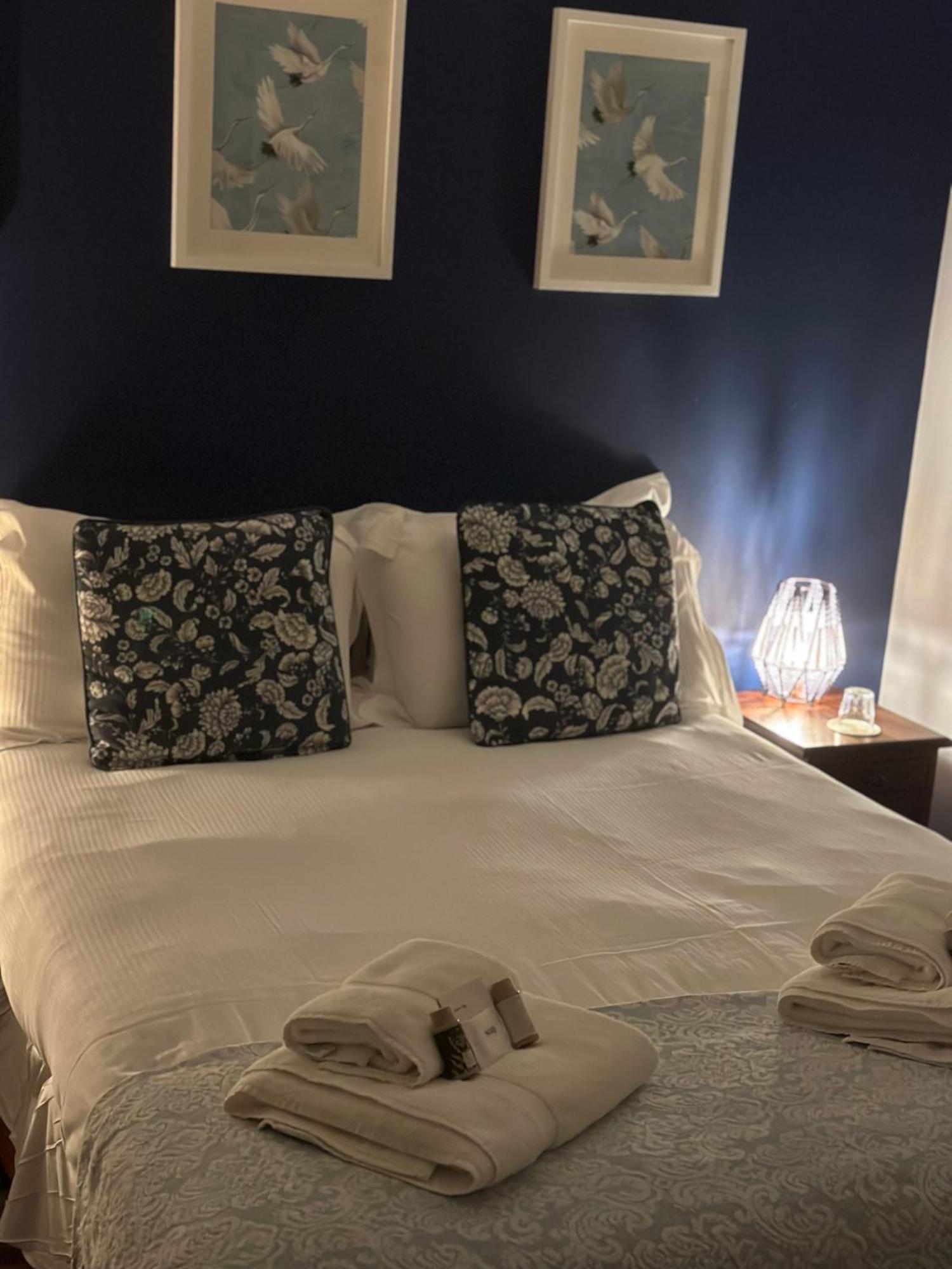 Montacute The Kings Arms Inn חדר תמונה