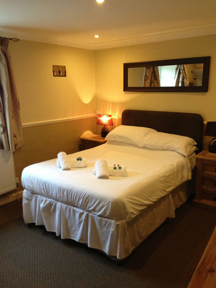 Montacute The Kings Arms Inn מראה חיצוני תמונה